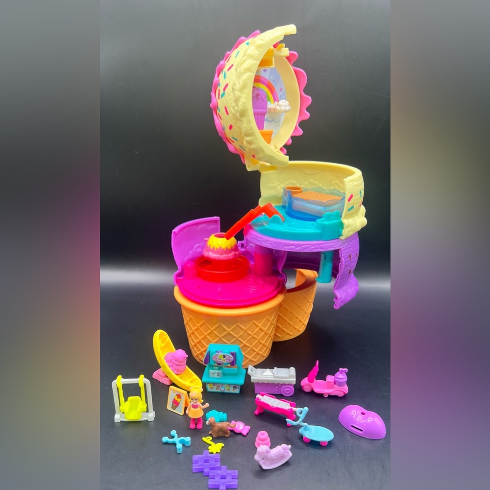 Polly Pockets- Colorful Ice Cream Playset with Miscellaneous pieces‎